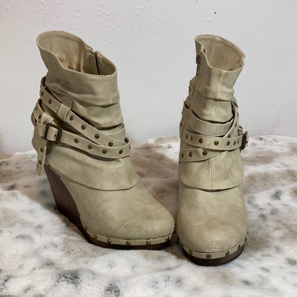 Not rated platform heels size 9